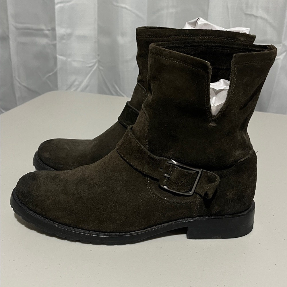 Frye Natalie Short Engineer Boot / Green Suede